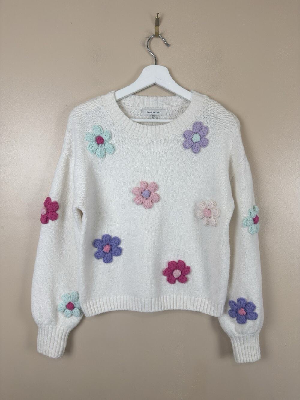 Francesca’s Sweater Size XS White Floral Crochet Flower Knit Pullover Crew Neck